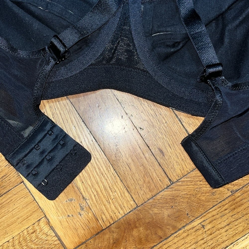 NWOT ASOS High Impact Underwire Sports Bra - Picture 6 of 6